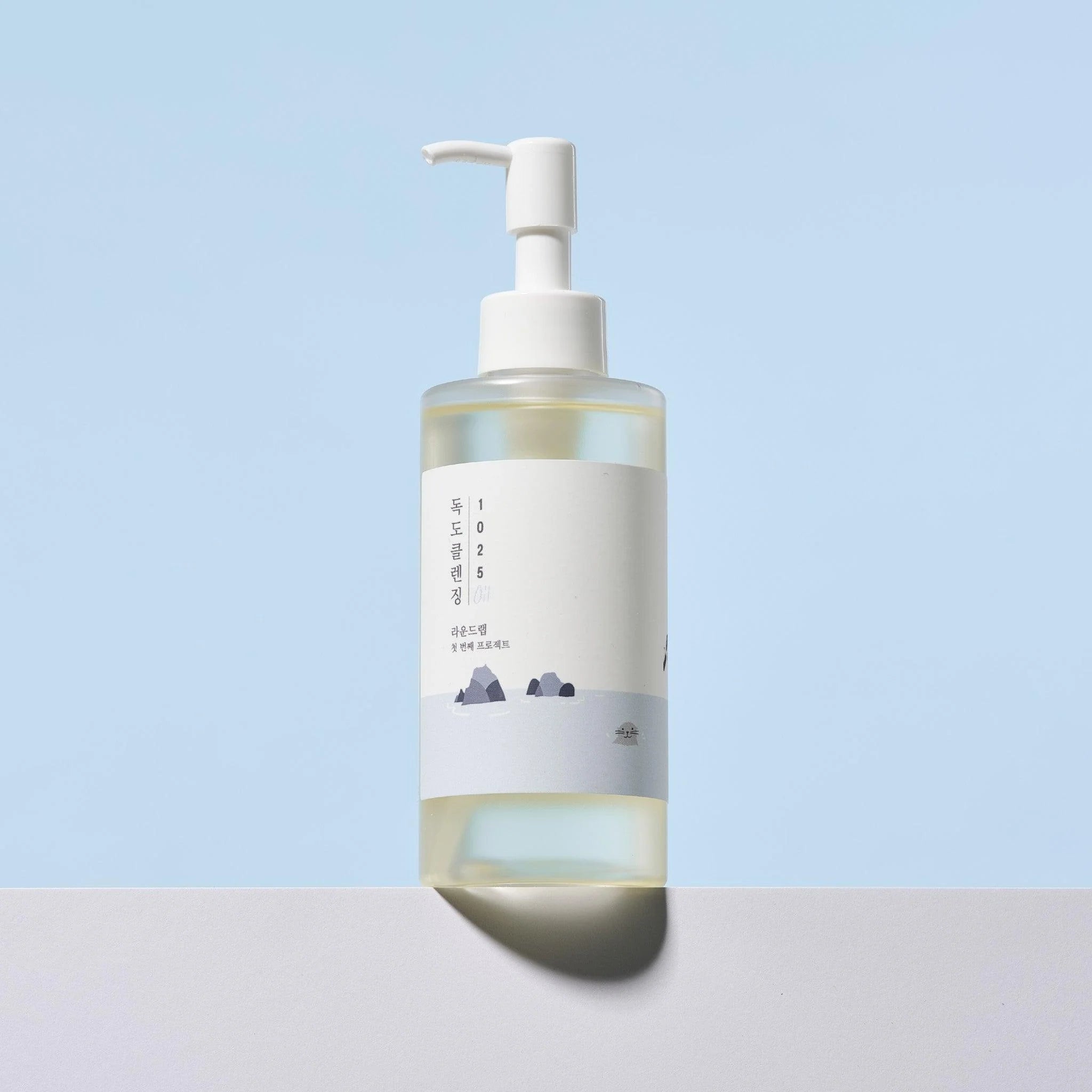 Gentle hydrophilic makeup removal oil by Round Lab (Round Lab 1025 Dokdo Cleansing Oil)