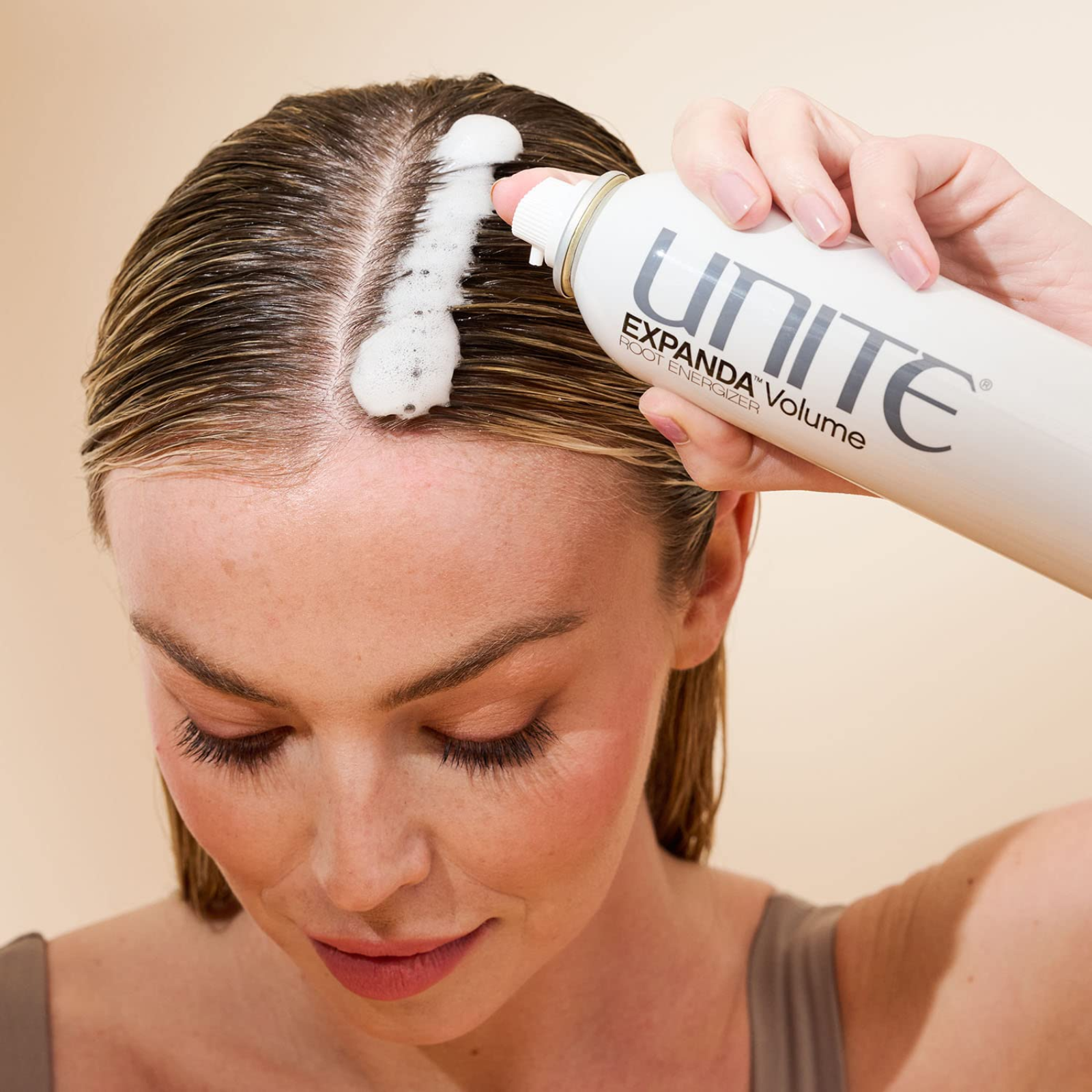 UNITE HAIR EXPANDA Volume (Volumizing spray foam)