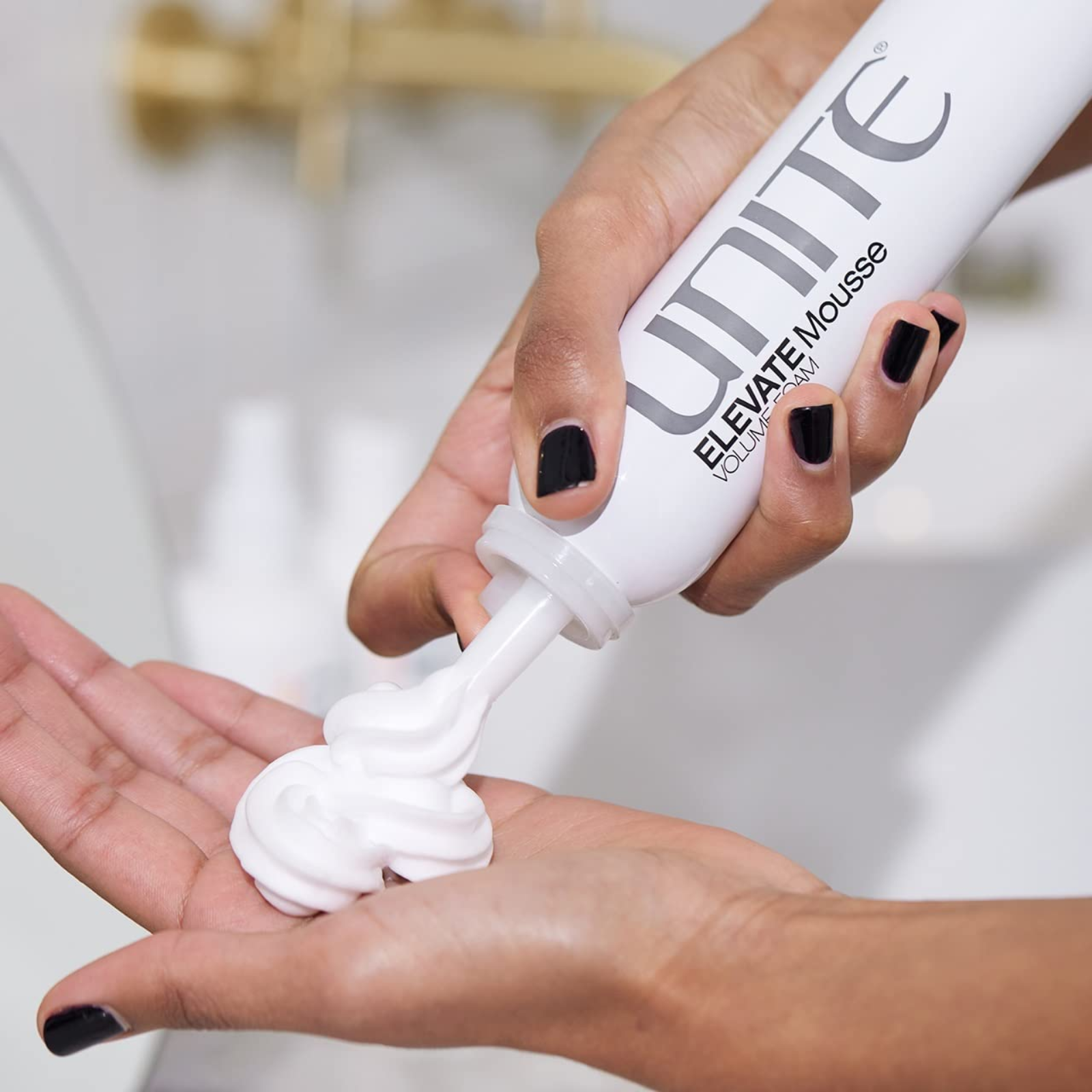 UNITE HAIR ELEVATE Mousse (Weightless mousse)